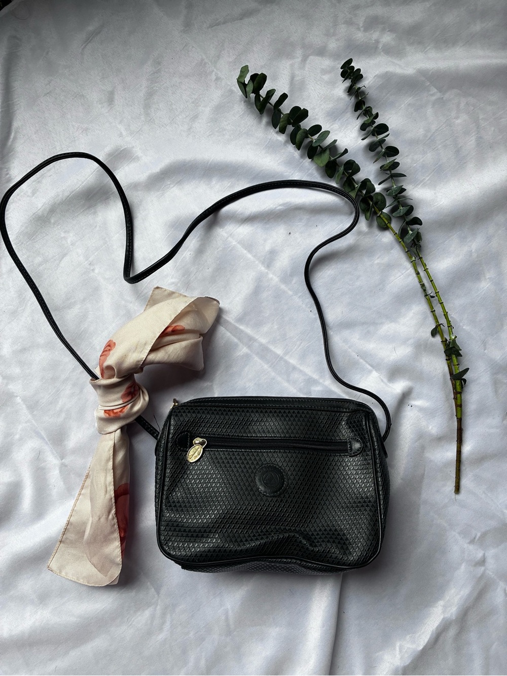 Vintage Black Crossbody Bag - Classic Textured Design